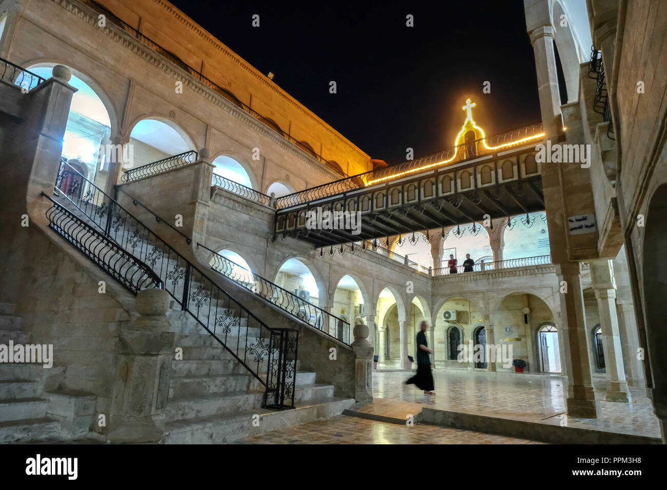 Monastère orthodoxe syrienne Mar Mattai (St. Matthias Monastère) sur le bord de la plaine Nineve - Syrisch-orthodoxes Kloster Mar Mattai (St. Matthias-Kloster Nineve-Ebene) am Rande der Banque D'Images