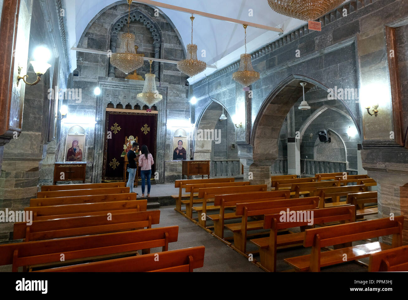 Monastère orthodoxe syrienne Mar Mattai (St. Matthias Monastère) sur le bord de la plaine Nineve - Syrisch-orthodoxes Kloster Mar Mattai (St. Matthias-Kloster Nineve-Ebene) am Rande der Banque D'Images