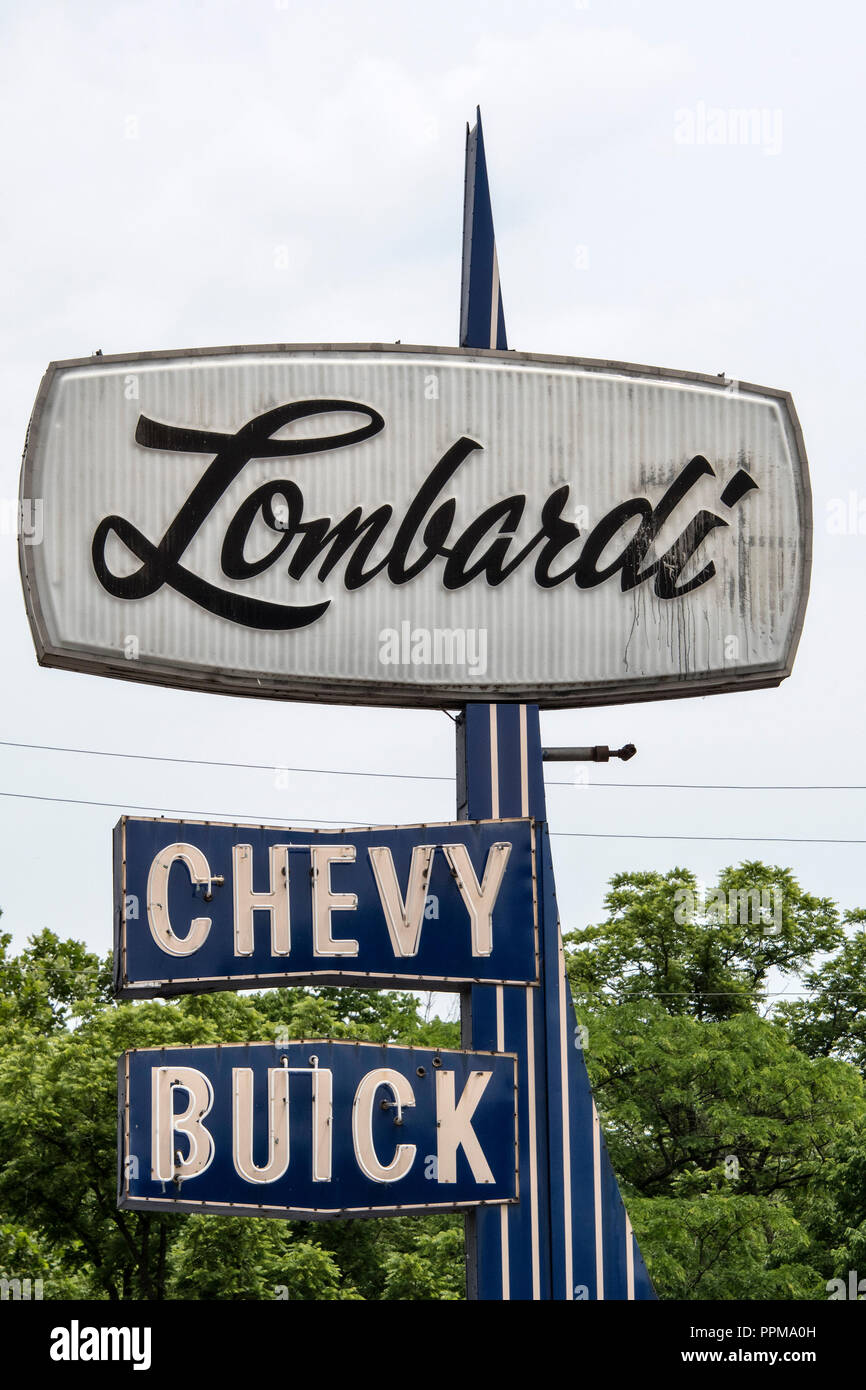 AutohŠndlers Leuchtreklame eines von und an der BUICK CHEVROLET Route 66 à Wilmington, Delaware. Banque D'Images