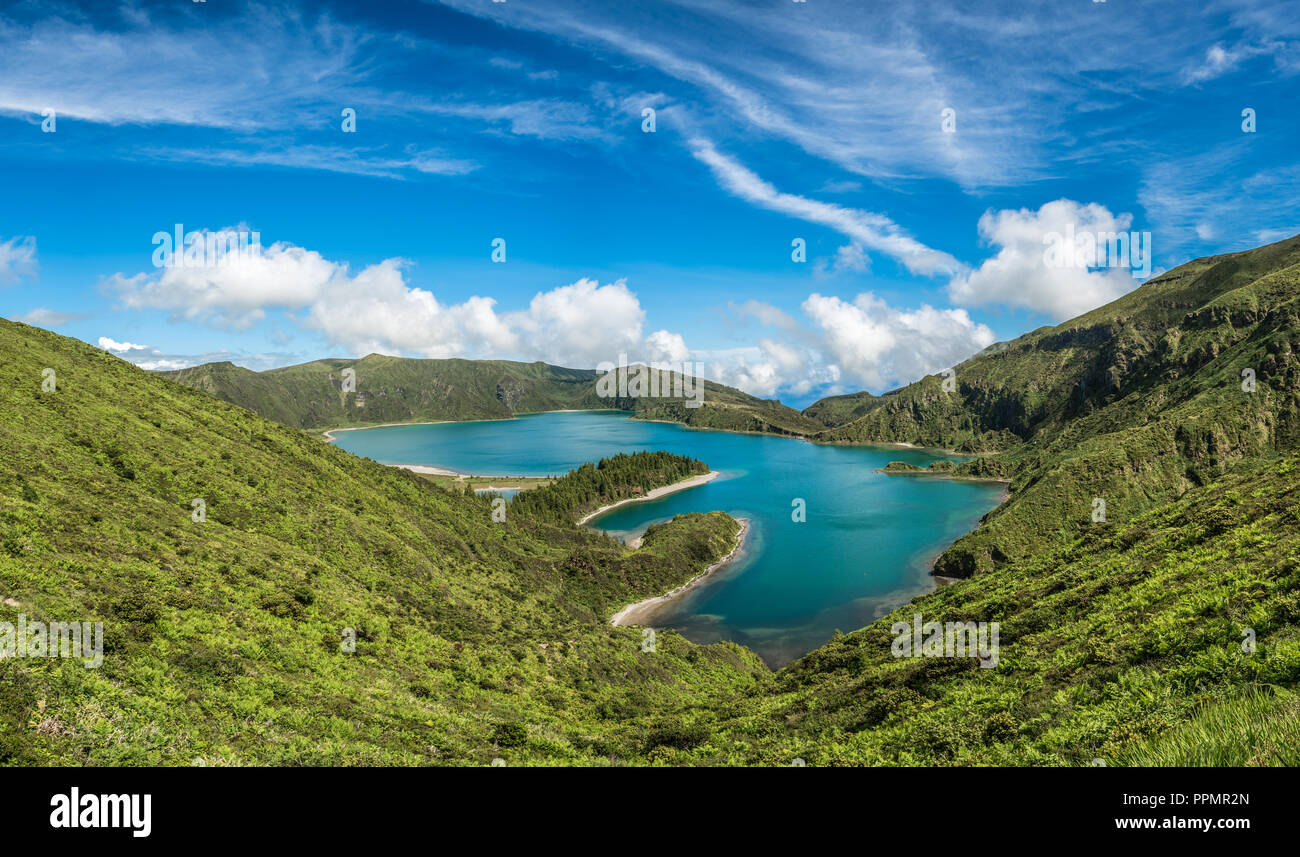 Vue panoramique sur le lac de Fogo l'île de São Miguel, Açores, Portugal Banque D'Images