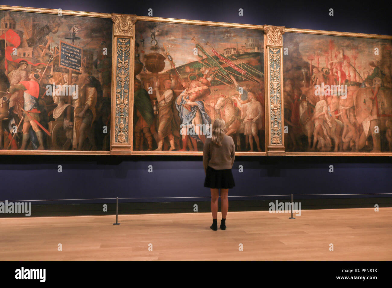 London UK. 27 septembre 2018. Andrea Mantegna, 'Les Triomphes de César' série de peintures créées par l'artiste italien de la Renaissance Andrea Mantegna entre 1484 et 1492. Aperçu de la presse à la Galerie nationale à de rares collections de peintures par des artistes de la Renaissance italienne Giovanni Bellini de Venise et de Padoue Andrea Mantegna qui forme l'ensemble de l'art Crédit : Renaissance amer ghazzal/Alamy Live News Banque D'Images