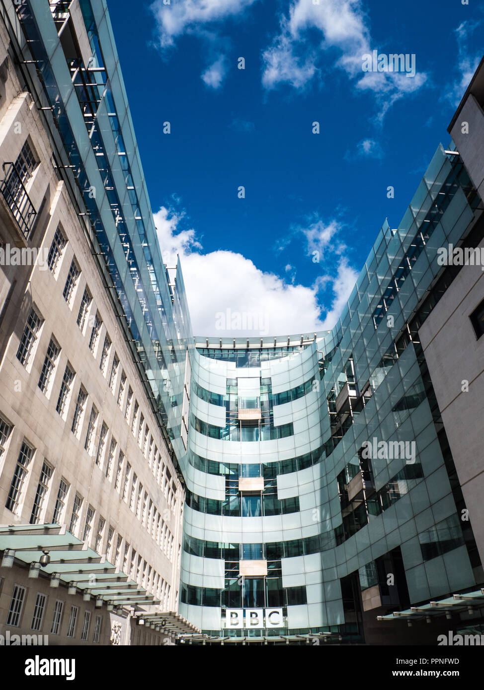Nouveau bâtiment, la maison BBC Television Centre, Portland Place, Marylebone, London, England, UK, FR. Banque D'Images