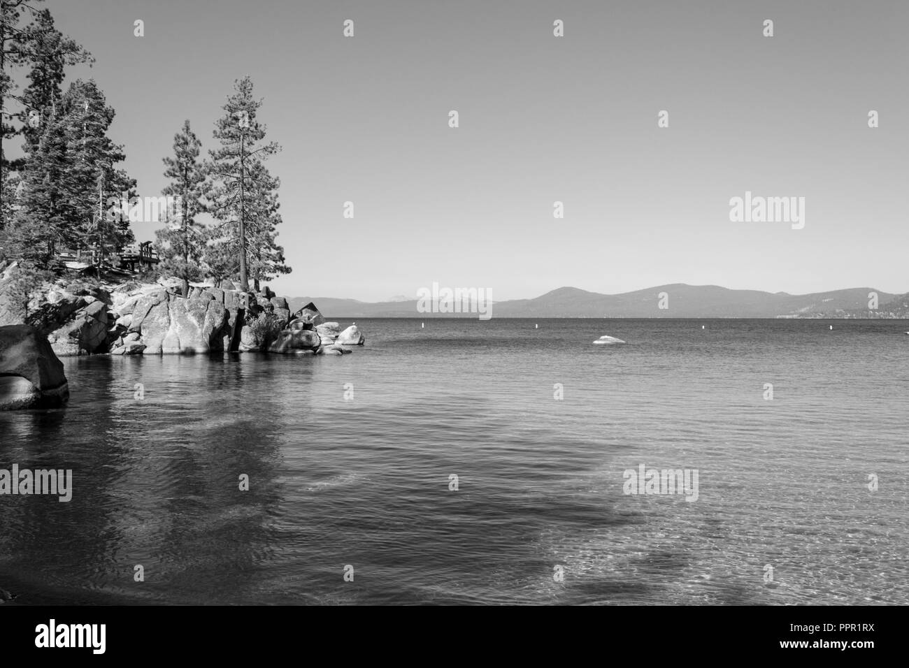 Le Lac Tahoe est un lac alpin situé dans la Sierra Nevada Banque D'Images