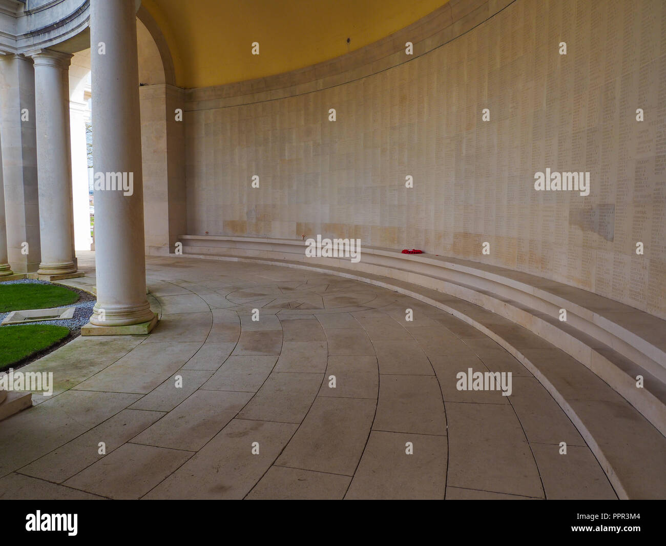 Le Mémorial d'Arras dans le cimetière CWGC du Faubourg d'Amiens Banque D'Images