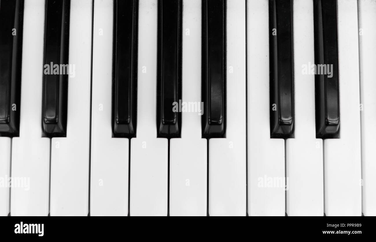 Piano synthétiseur haut conseil clé électronique professionnel.vue clavier midi avec touches blanches et noires. Banque D'Images