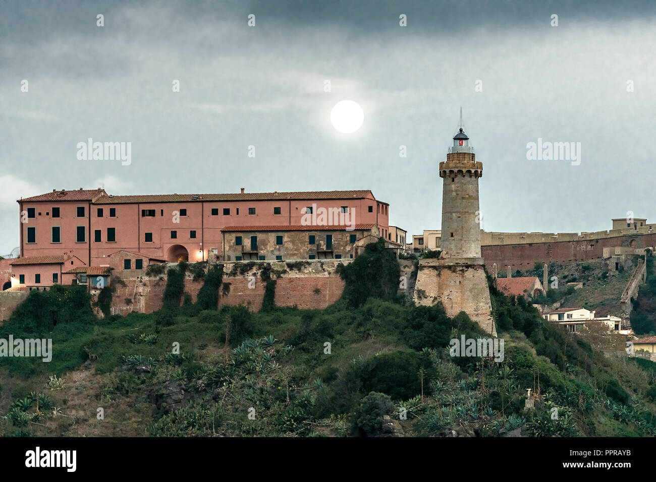Phare de Portoferraio, l'île d'Elbe, Toscane, Italie, Europe. Banque D'Images