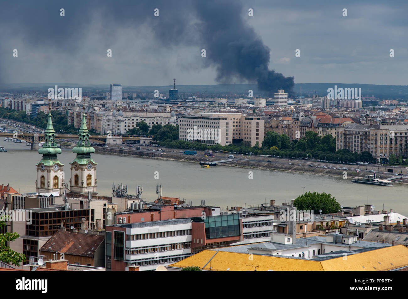 Vue panoramique à partir de la scène du Bastion des Pêcheurs à Budapest, Hongrie Banque D'Images