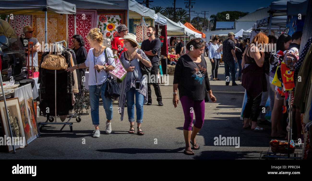 Marché aux puces acheteurs et vendeurs - Los Angeles Banque D'Images