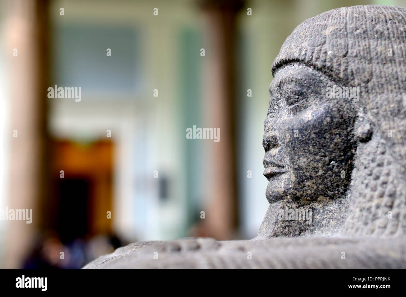 Statue de Roy - grand prêtre d'Amon-Ra à Thèbes. British Museum, Bloomsbury, London, England, UK. Banque D'Images
