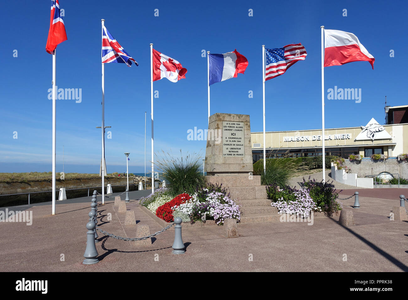 Monument commémore le débarquement et le premier retour au sol français du Général de Gaulle, chef des Français Libres, le 14 juin 1944 Banque D'Images