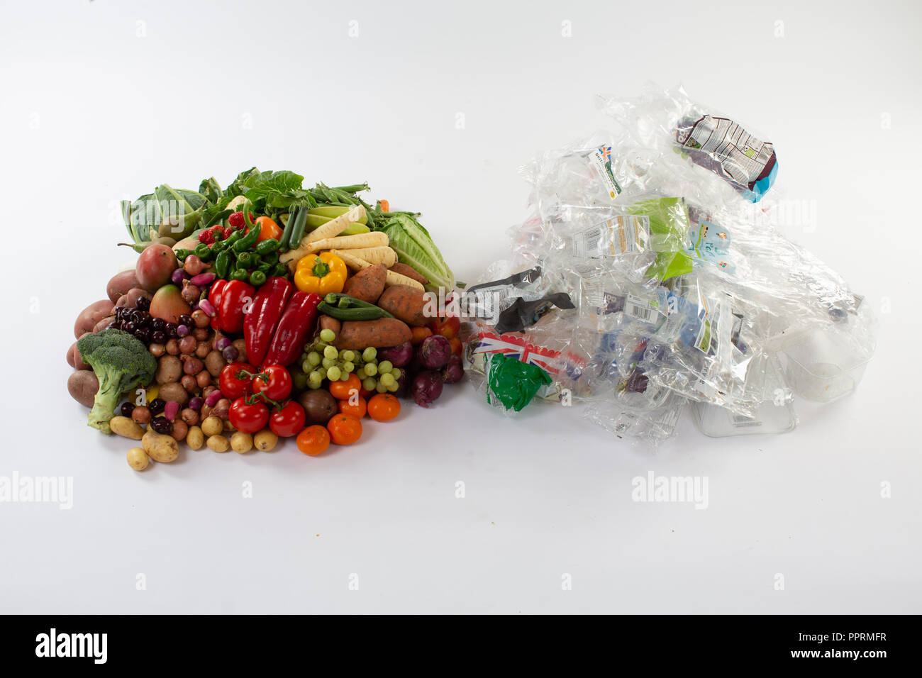 L'emballage en plastique sur les fruits et légumes au Royaume-Uni Banque D'Images