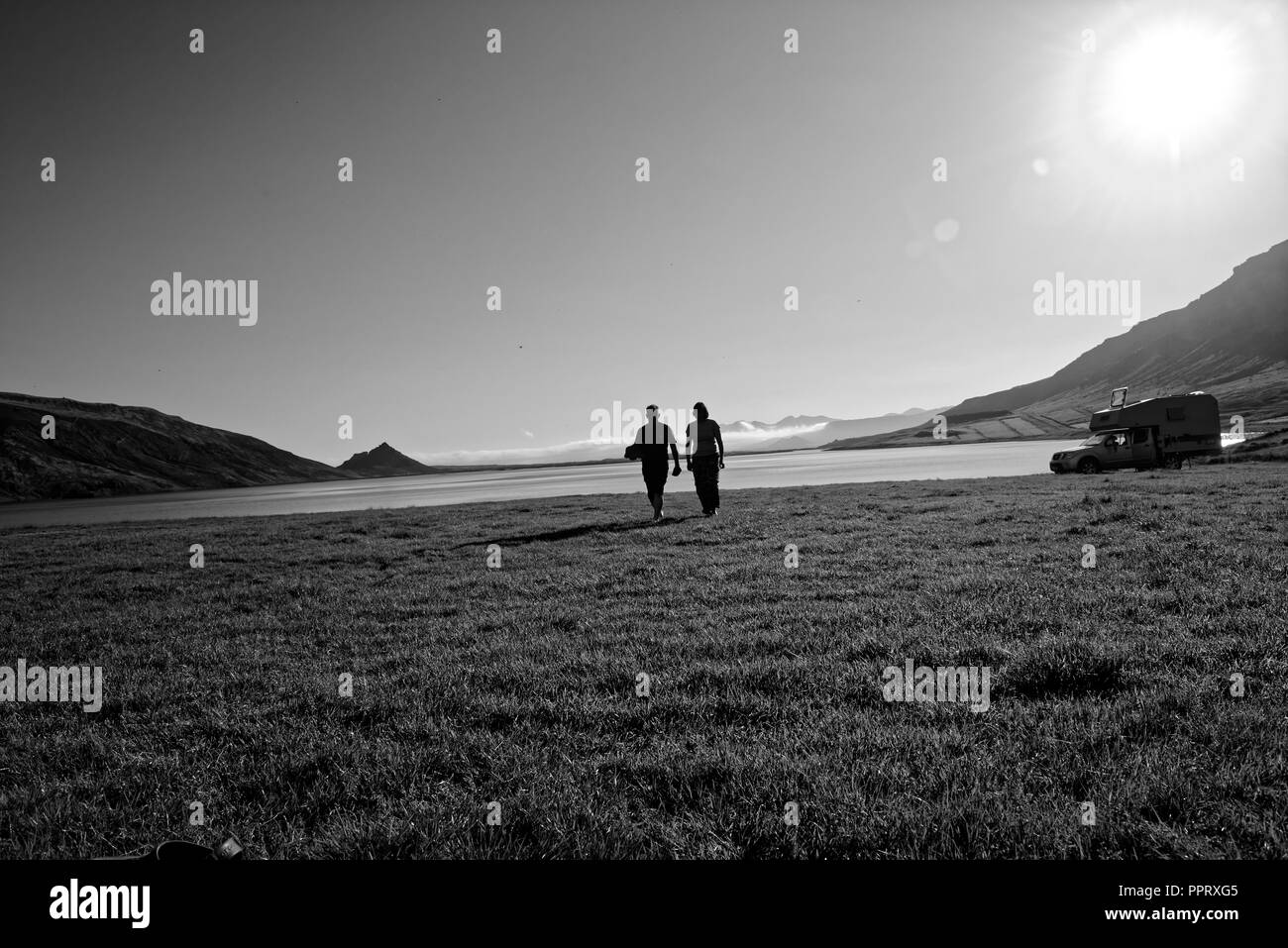 Vue sur les bâtiments proches du lac de Mývatn, prises depuis un pseudocrater. Le lac est dans une zone volcanique active dans le nord de l'Islande Banque D'Images