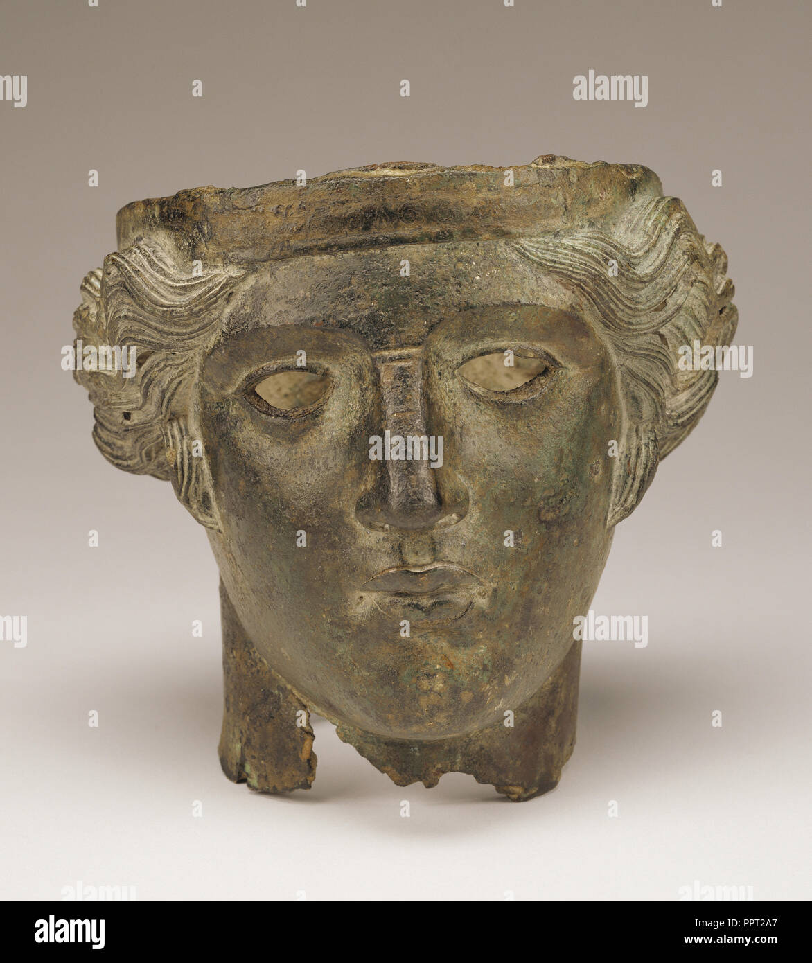 Tête de Bacchus, Italie, 1er siècle ; Bronze ; cuivre lèvres ; 12,7 × 14,3 × 13,4 cm, 5 × 5 × 5,8 5 1,4 dans Banque D'Images
