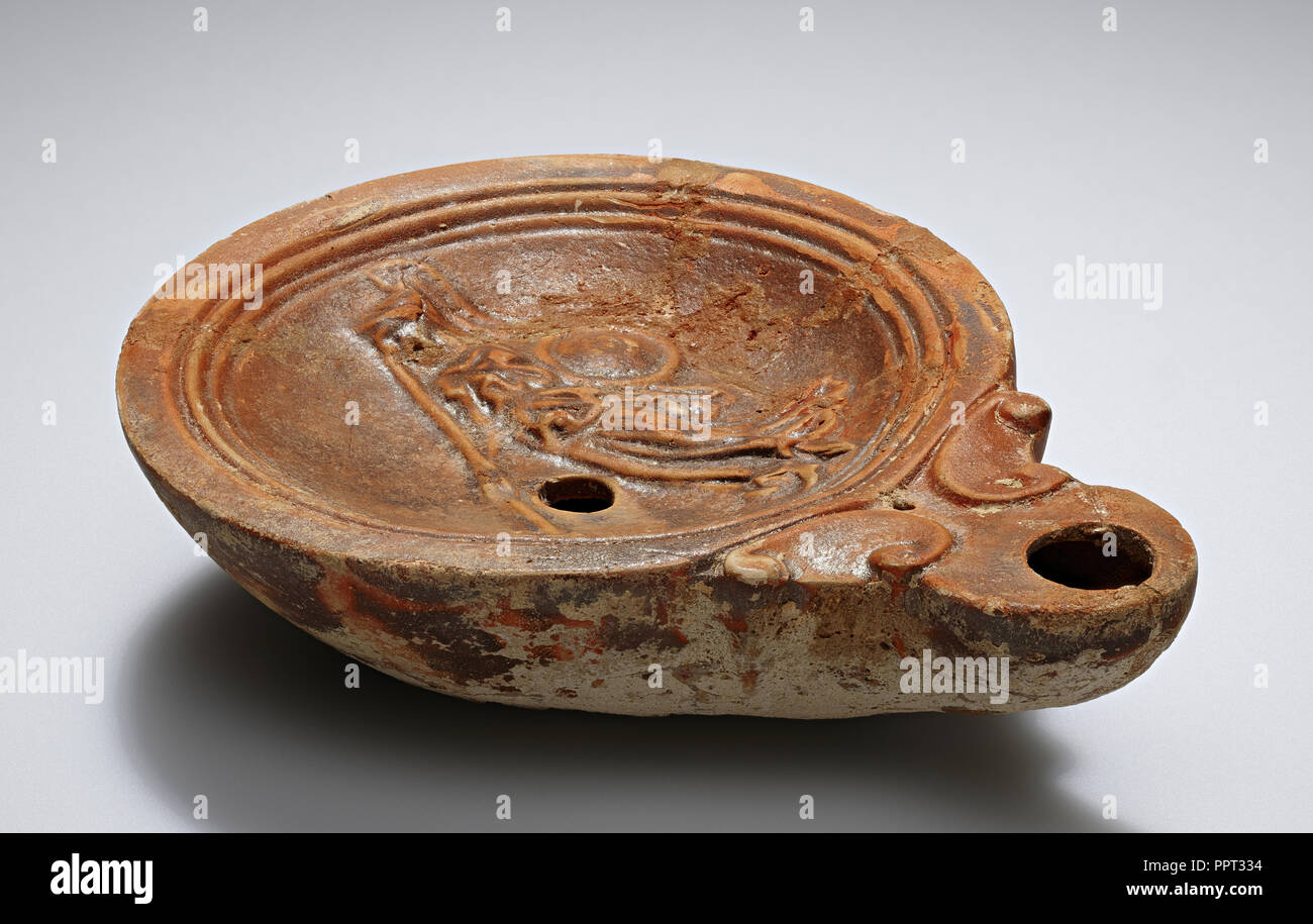 Lampe, de l'Anatolie ; 1er - 4e siècle Terre cuite ; ; 3 x 9,6 x 12,2 cm, 1 x 3 x 3,16 3,4 4 13,16 en Banque D'Images