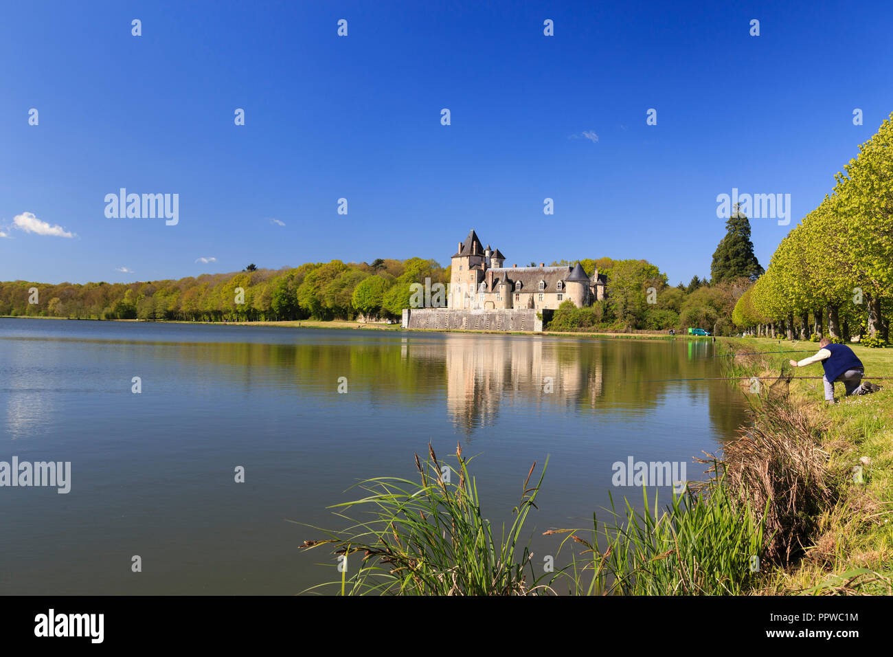 La France, Cher, Berry, Jacques Coeur Road, La Chapelle d'Angillon, Chateau d'Angillon // France, cher (18), Berry, Route Jacques Coeur, La Chapelle Banque D'Images