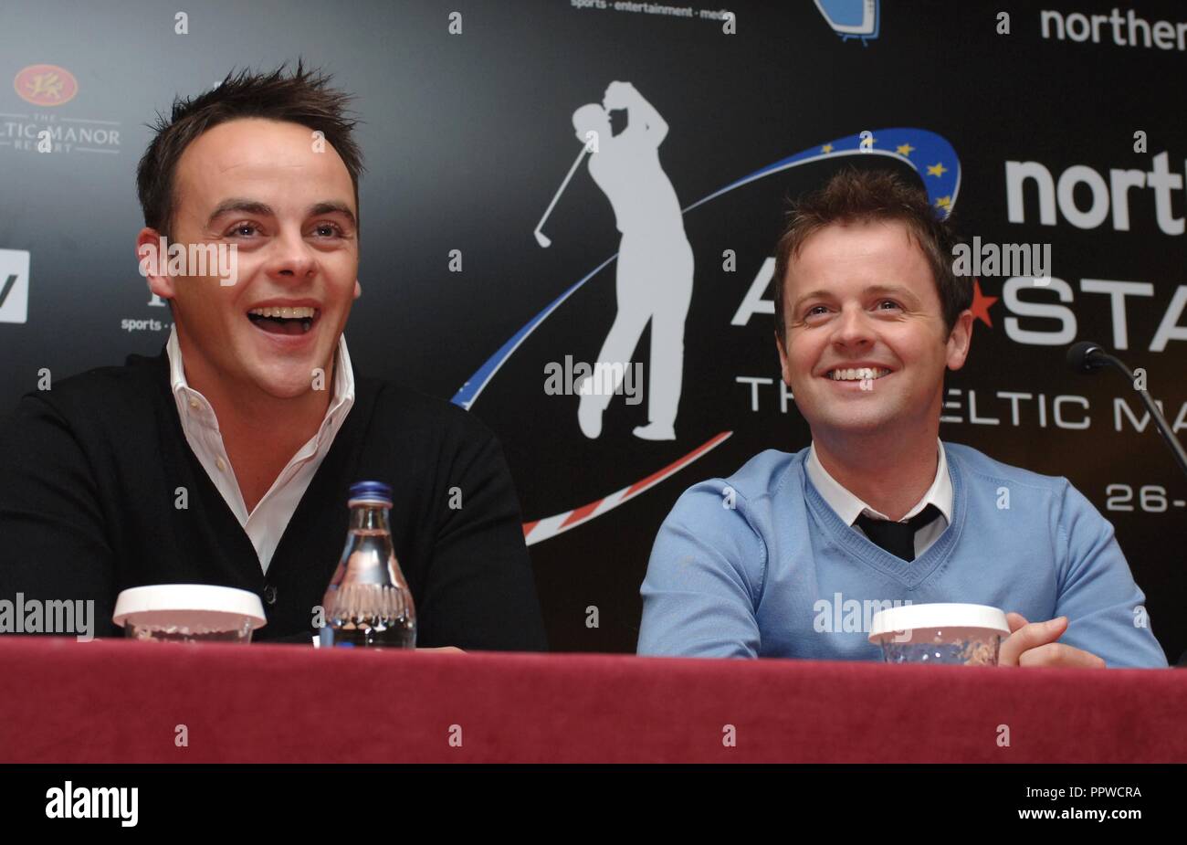 Ant & Dec au lancement médiatique de leurs Tous*Star Cup Celebrity Golf événement au Celtic Manor Resort, Newport, Pays de Galles aujourd'hui (1/6/2006). L'événement sera diffusé sur ITV sur le week-end férié d'août. Banque D'Images