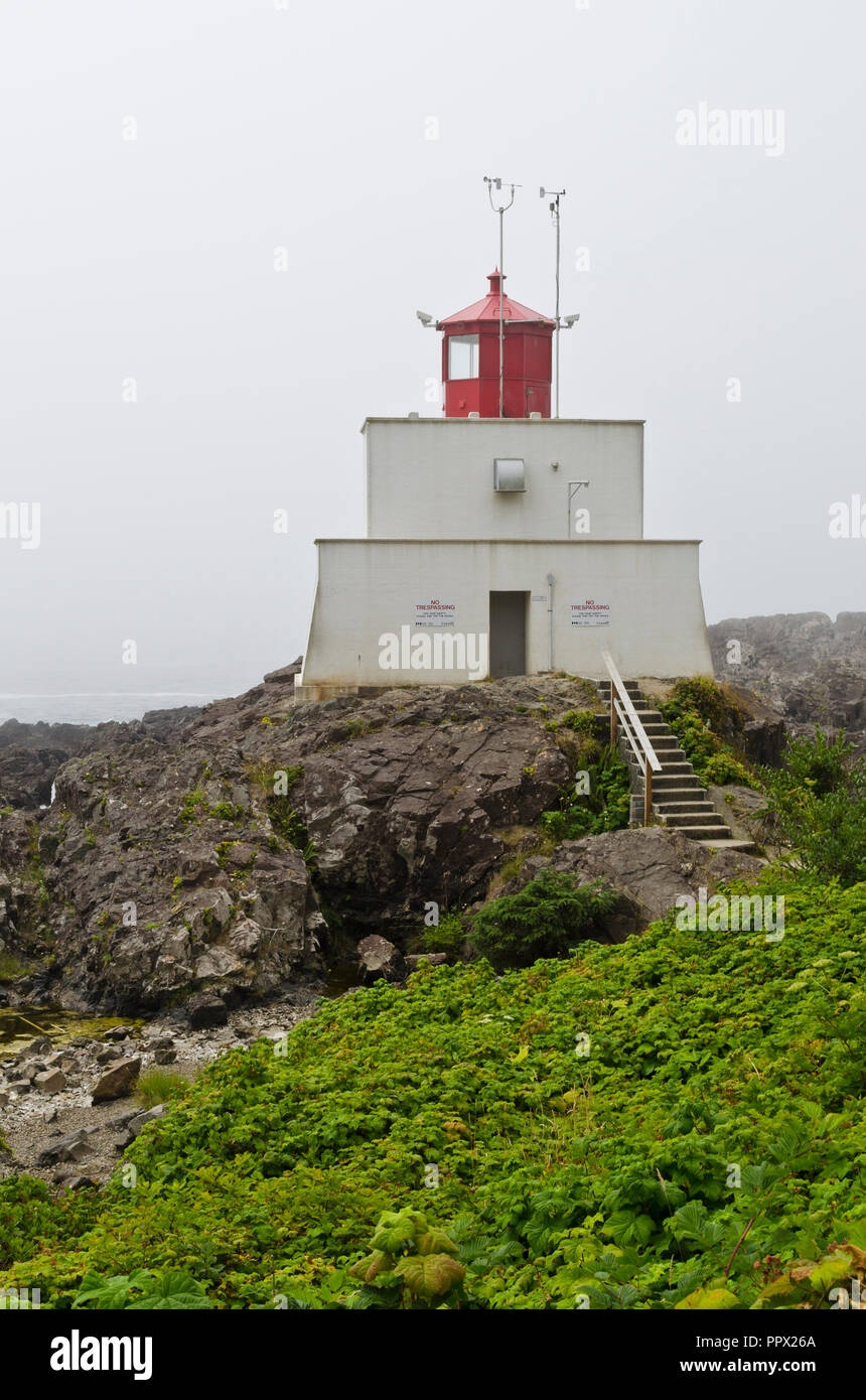 Phare de Amphitrite Point à Ucluelet, British Columbia, Canada. Sur la côte ouest de l'île de Vancouver. Banque D'Images