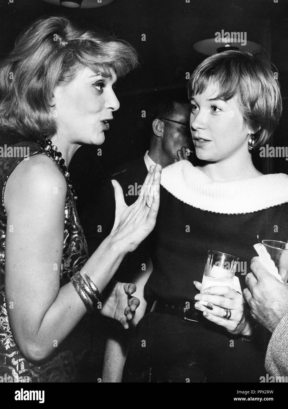 Melina Merkouri, Shirley Maclaine, 1961 Banque D'Images
