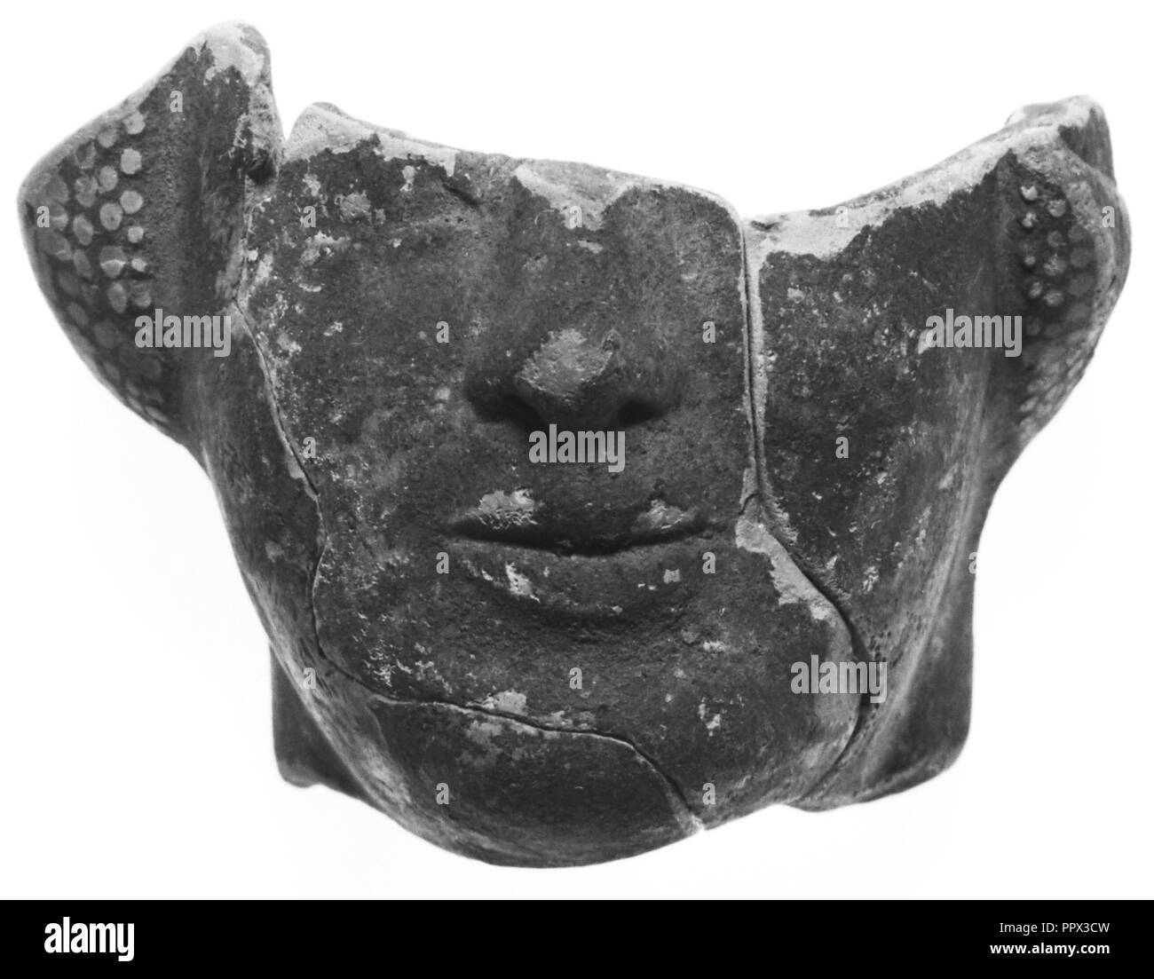Tête de femme grenier Fragment Vase ; Athènes, Grèce, Europe ; 5ème siècle avant J.C ; terre cuite ; 4,9 cm, 1 15,16 en Banque D'Images Tête de femme grenier Fragment Vase ; Athènes, Grèce, Europe ; 5ème siècle avant J.C ; terre cuite ; 4,9 cm, 1 15,16 en Banque D'Images