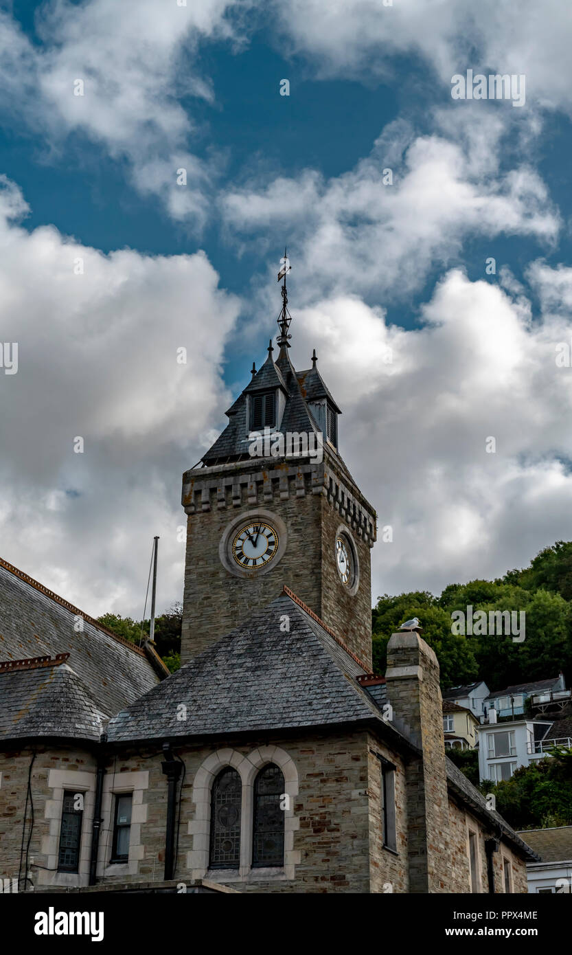 LOOE Looe Cornwall England UK un port de pêche très populaire une station de vacances pleine d'hôtels, attractions, et restaurants. Banque D'Images