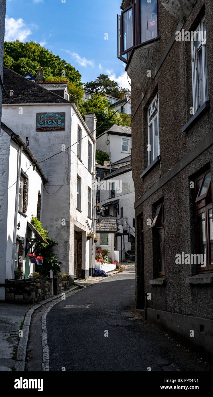 LOOE Looe Cornwall England UK un port de pêche très populaire une station de vacances pleine d'hôtels, attractions, et restaurants. Banque D'Images