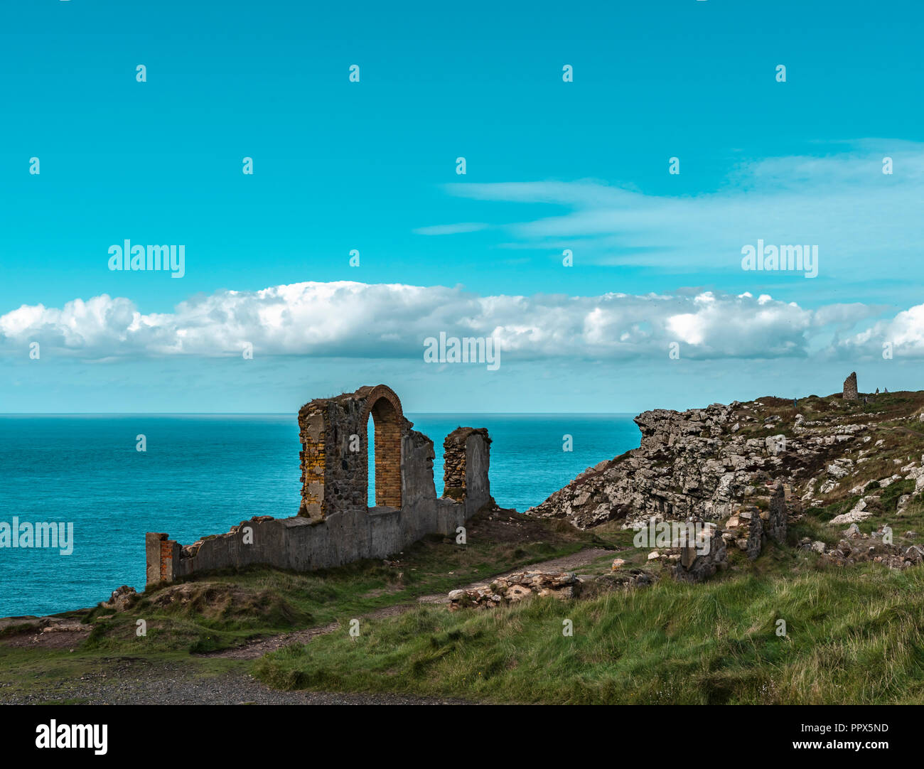 Botallack mines d'étain de Cornwall Uk en Angleterre. . Ancienne mine d'étain une industrie du passé sur le sentier du littoral des Cornouailles à l'ancienne papule, film Poldark également Banque D'Images