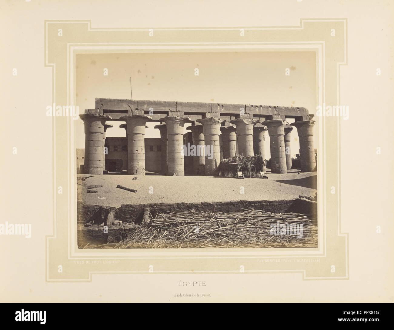 Égypte, l'Égypte, grande colonnade de Louqsor ; Félix Bonfils, Français, 1831 - 1885, Alais, France ; 1877 ; Albumen teinté silver Banque D'Images