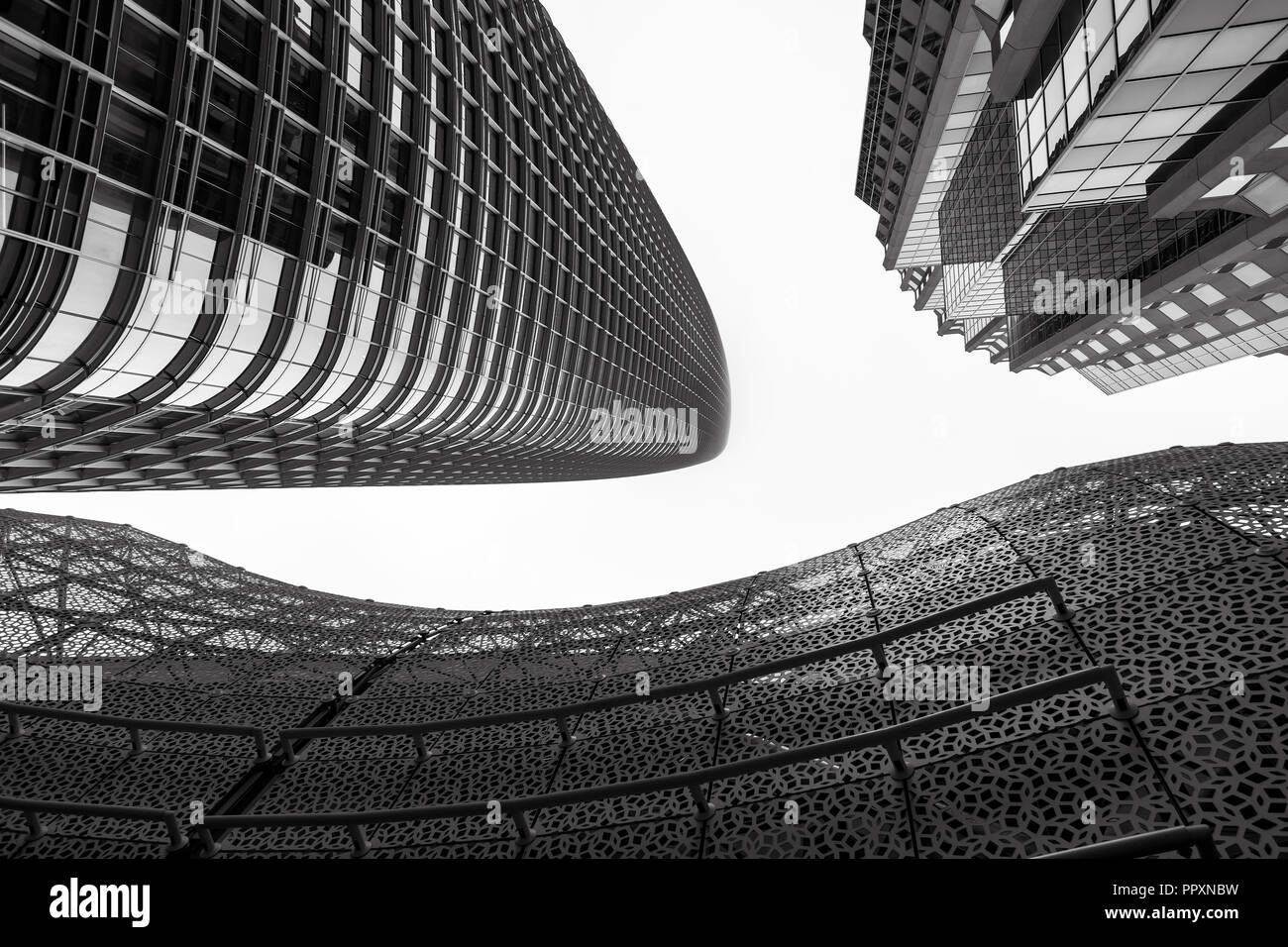 Structures architecturales de la Salesforce et le bâtiment de transport en commun dans la région de San Francisco, California, United States. Banque D'Images