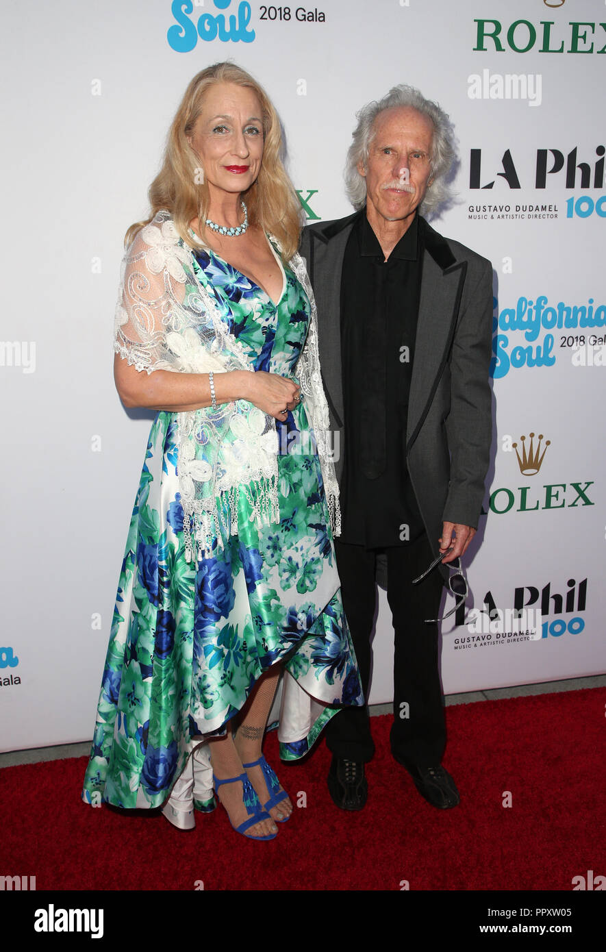 Los Angeles, CA, USA. 27 Sep, 2018. John Densmore, Leslie Neale, au Los Angeles Philharmonic Opening Night au Walt Disney Concert Hall à Los Angeles en Californie le 27 septembre 2018. Credit : Faye Sadou/media/Alamy Punch Live News Banque D'Images