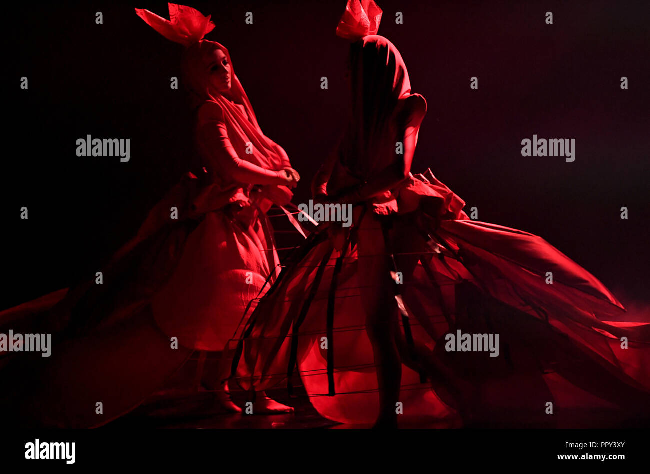 Wellington, Nouvelle-Zélande. 28 Sep, 2018. Présenter les modèles creations lors de l'examen annuel World of Wearable Art Awards Show à Wellington, Nouvelle-Zélande, le 28 septembre 2018. Crédit : photo/Xinhua Guo Lei/Xinhua/Alamy Live News Banque D'Images