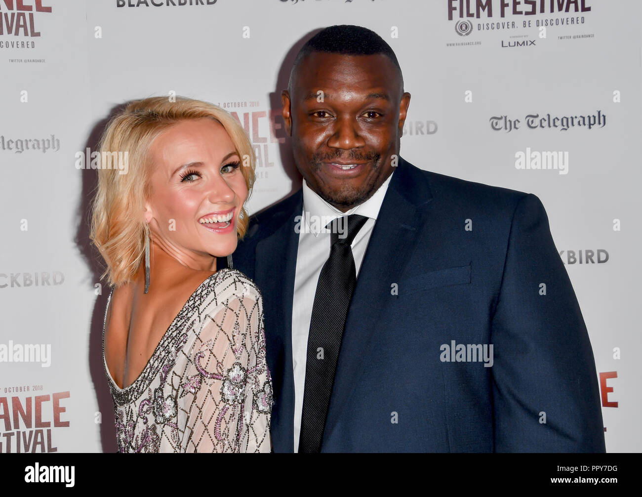 Londres, Royaume-Uni. 28 Septembre, 2018. Niamh O'Brien et guest assister à épaulettes - Première Mondiale avec Michael Flatley au May Fair Hotel, Londres, Royaume-Uni. 28 septembre 2018. Credit Photo : Alamy/Capital Live News Banque D'Images