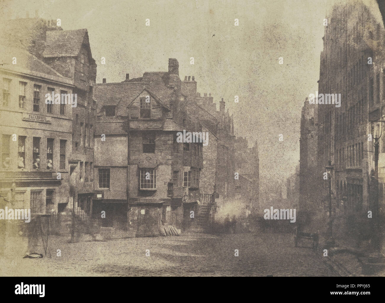 La High Street, Edinburgh, avec la maison de John Knox, Hill et Adamson, Écossais, Actif 1843 - 1848, l'Écosse ; vers 1844 ; salés Banque D'Images