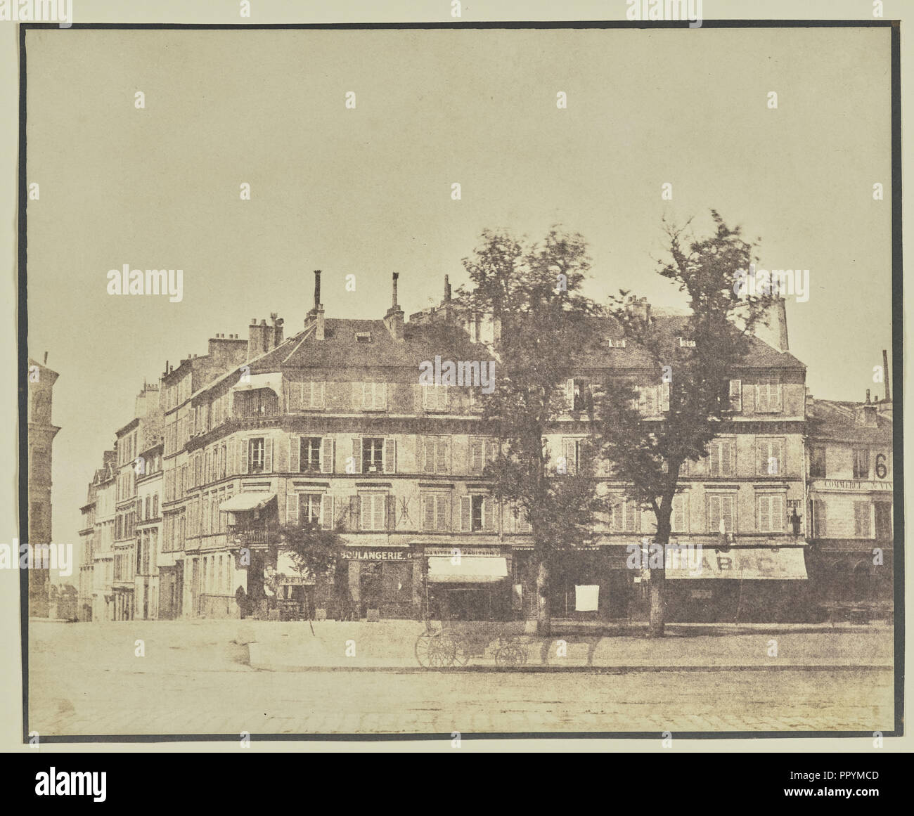 Grand Album Photo Papier 📖 Avantages & Conseils
