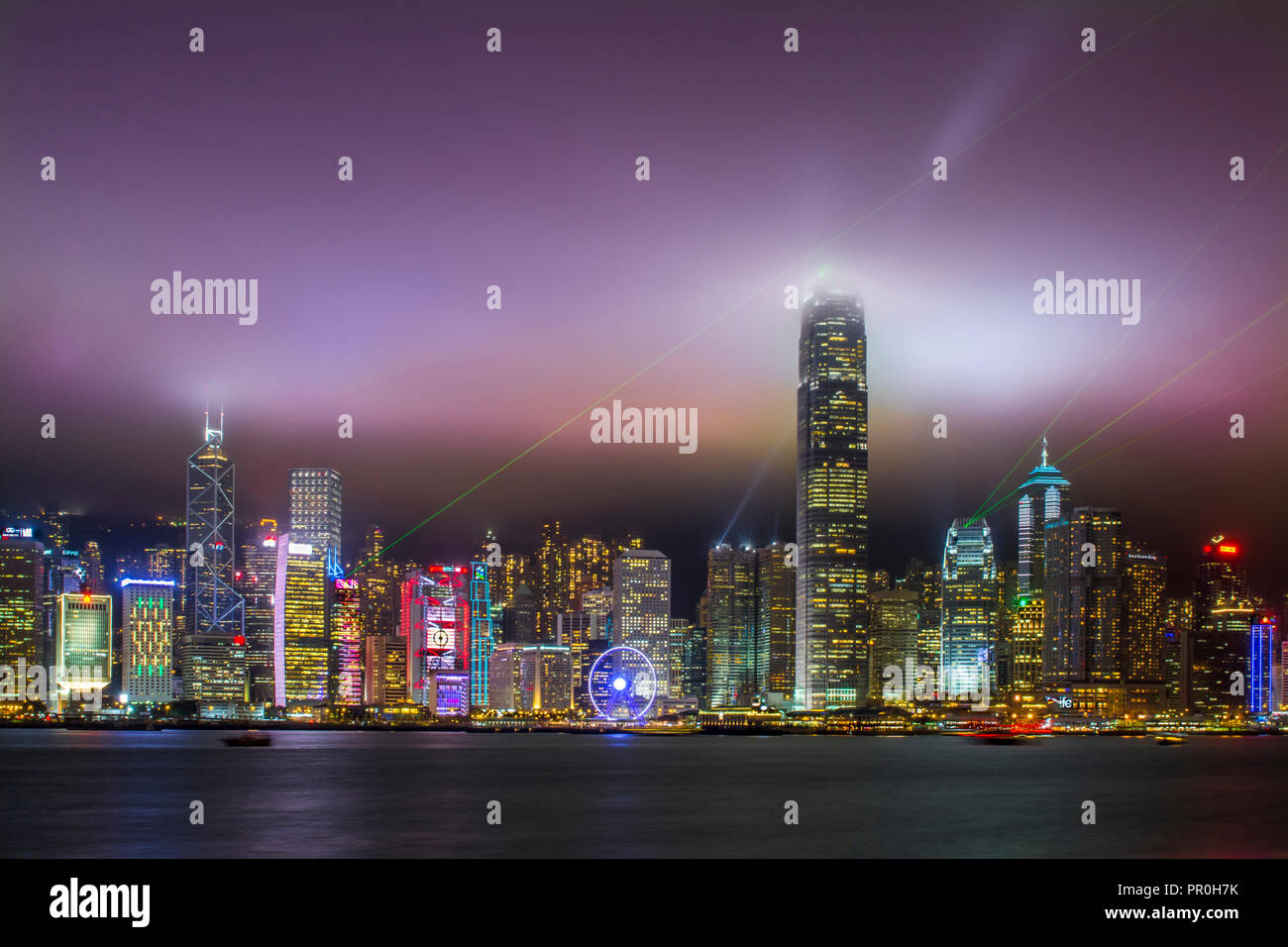 Paysage de l'île de Hong Kong sykline et Victoria Harbour, Hong Kong, Chine, Asie Banque D'Images