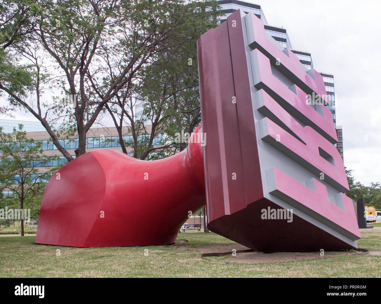 Le timbre libre de Cleveland, Ohio, est le plus grand timbre en caoutchouc au monde, symbolisant la liberté et l'histoire de l'entreprise dans le parc Willard. Banque D'Images