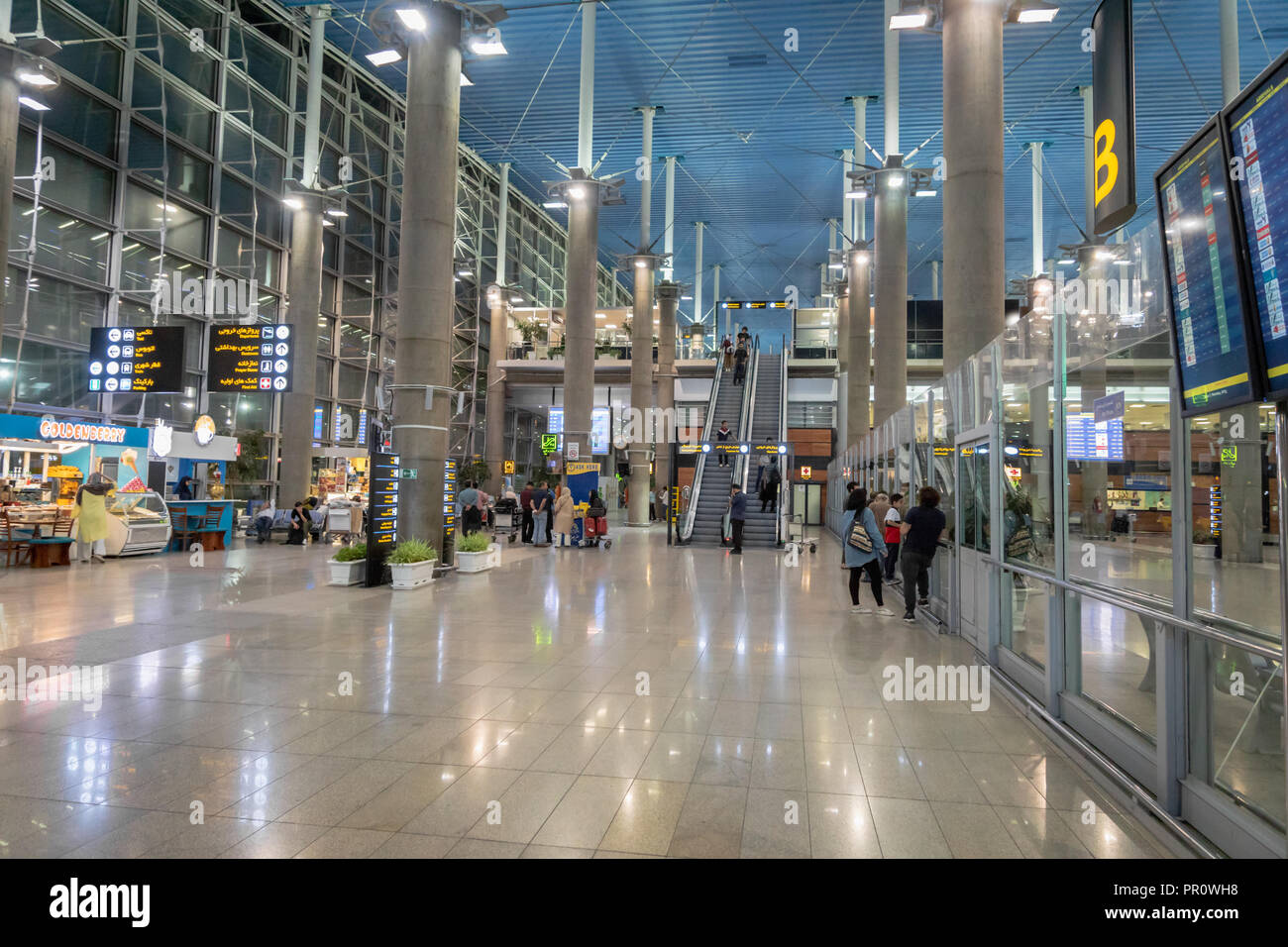 Téhéran, Iran - Téhéran Juin 2018 : l'aéroport international Imam Khomeini architecture. L'aéroport international Imam Khomeiny de Téhéran (IKA), est le principal je Banque D'Images