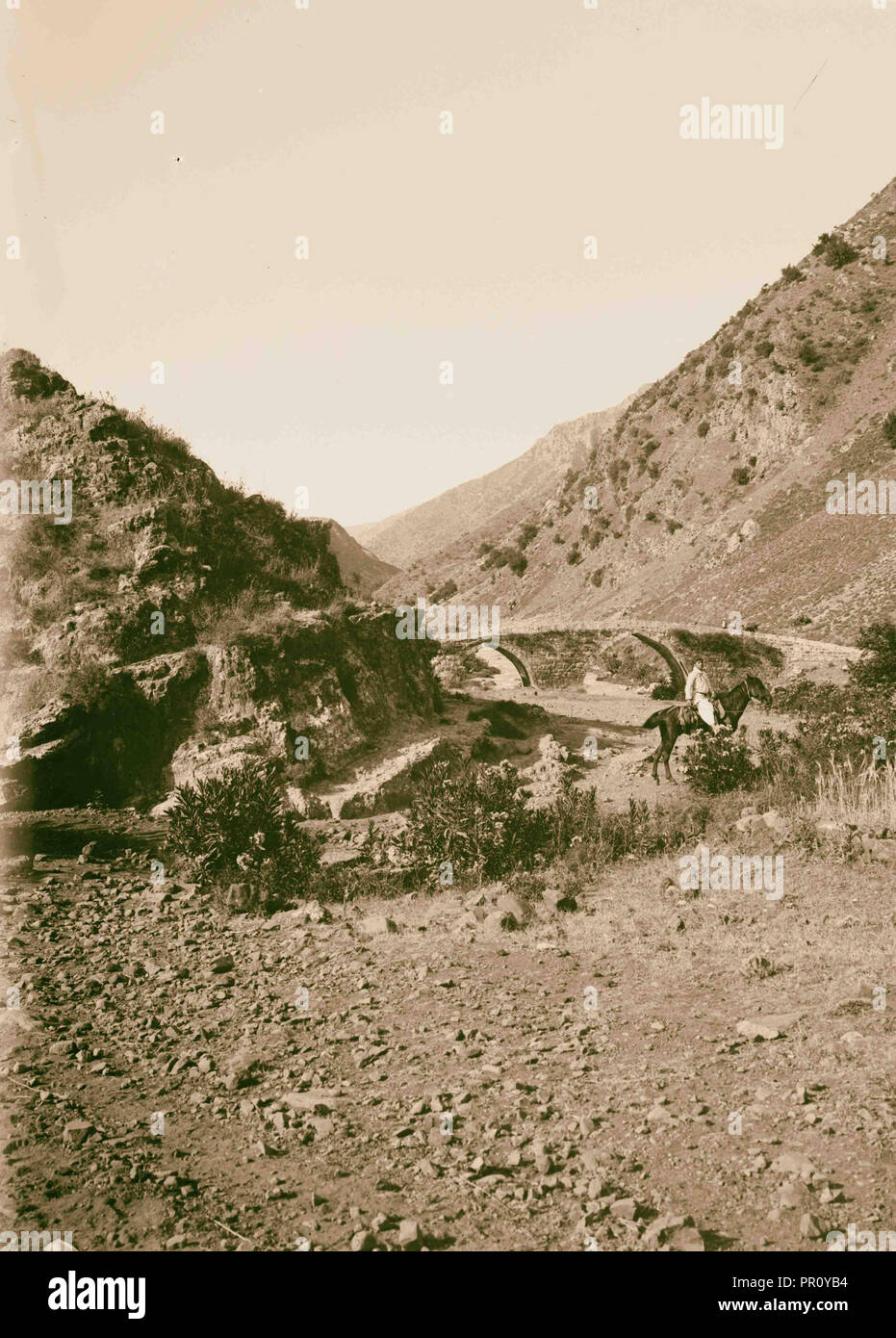 Vues du nord. Pont romain sur le Leontes (litanie). 1900, au Liban Banque D'Images