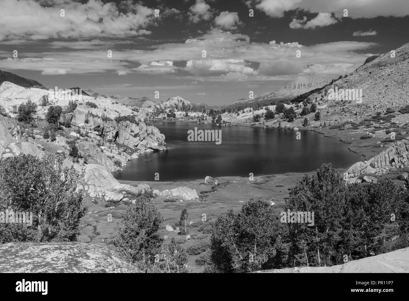 Lac de l'évolution. John Muir Trail/Pacific Crest Trail ; Sequoia Kings Canyon désert, le Parc National Kings Canyon, Sierra Nevada, en Californie, Banque D'Images