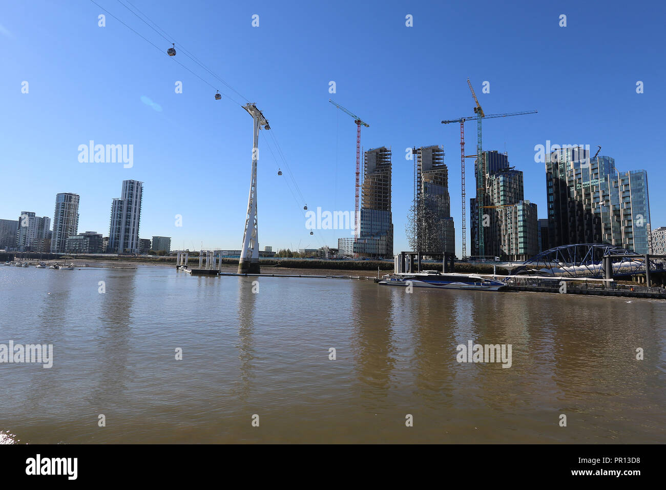 Téléphérique Emirates Air Line, à bord du bateau à aubes Waverley, Tamise, Londres, Royaume-Uni, 27 septembre 2018, photo de Richard Goldschmidt Banque D'Images Téléphérique Emirates Air Line, à bord du bateau à aubes Waverley, Tamise, Londres, Royaume-Uni, 27 septembre 2018, photo de Richard Goldschmidt Banque D'Images