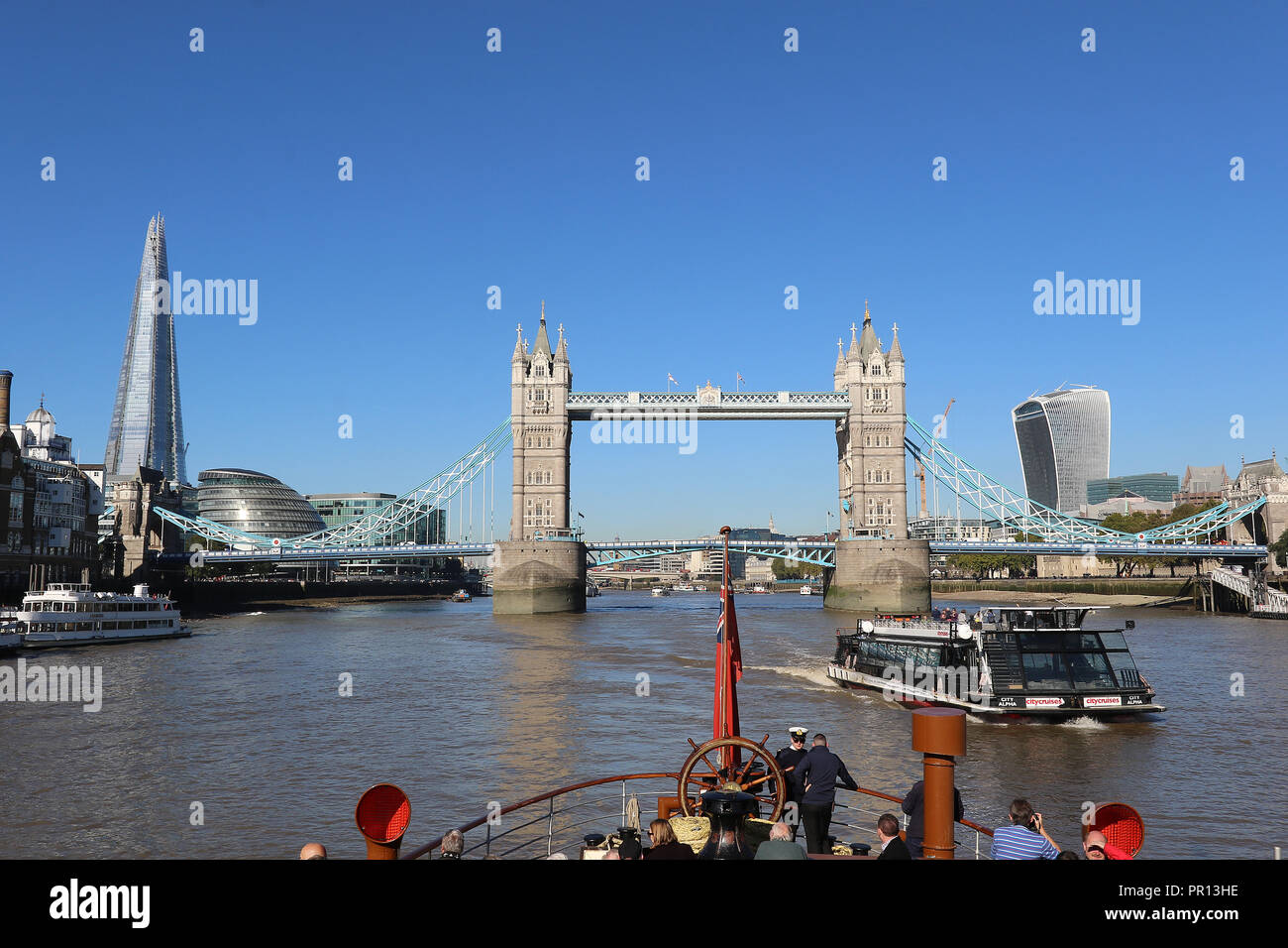 Le Shard, Tower Bridge, 20 Fenchurch Street, à bord du bateau à aubes Waverley, Tamise, Londres, Royaume-Uni, 27 septembre 2018, photo de Richard Goldschmi Banque D'Images Le Shard, Tower Bridge, 20 Fenchurch Street, à bord du bateau à aubes Waverley, Tamise, Londres, Royaume-Uni, 27 septembre 2018, photo de Richard Goldschmi Banque D'Images