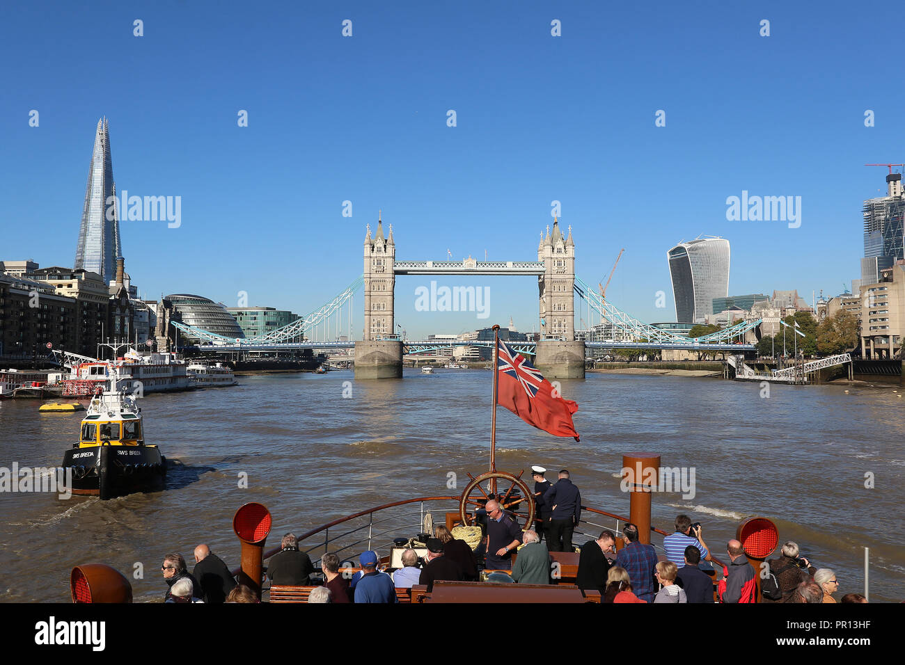 Le Shard, Tower Bridge, 20 Fenchurch Street, à bord du bateau à aubes Waverley, Tamise, Londres, Royaume-Uni, 27 septembre 2018, photo de Richard Goldschmi Banque D'Images Le Shard, Tower Bridge, 20 Fenchurch Street, à bord du bateau à aubes Waverley, Tamise, Londres, Royaume-Uni, 27 septembre 2018, photo de Richard Goldschmi Banque D'Images