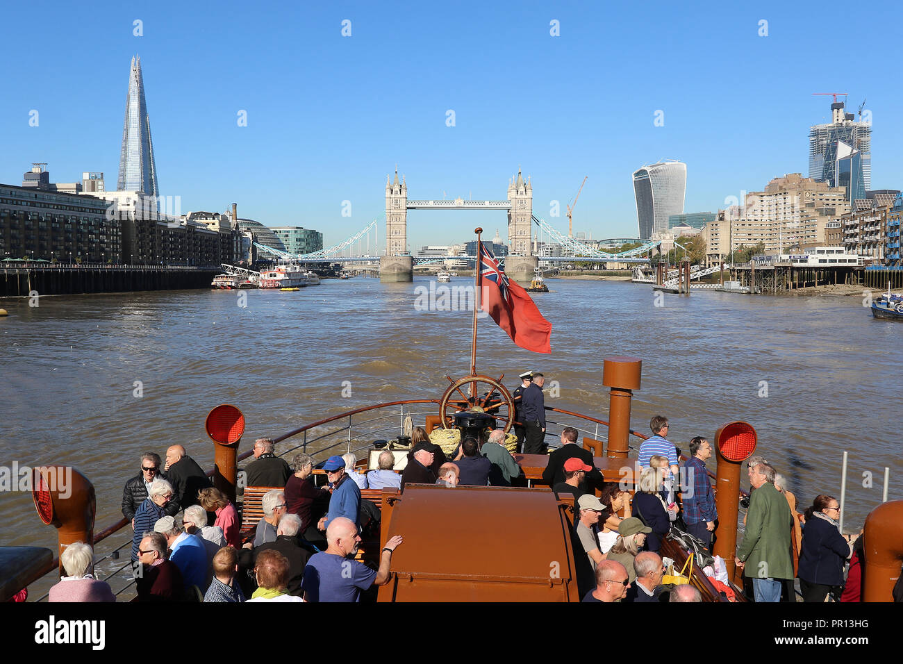Le Shard, Tower Bridge, 20 Fenchurch Street, à bord du bateau à aubes Waverley, Tamise, Londres, Royaume-Uni, 27 septembre 2018, photo de Richard Goldschmi Banque D'Images Le Shard, Tower Bridge, 20 Fenchurch Street, à bord du bateau à aubes Waverley, Tamise, Londres, Royaume-Uni, 27 septembre 2018, photo de Richard Goldschmi Banque D'Images