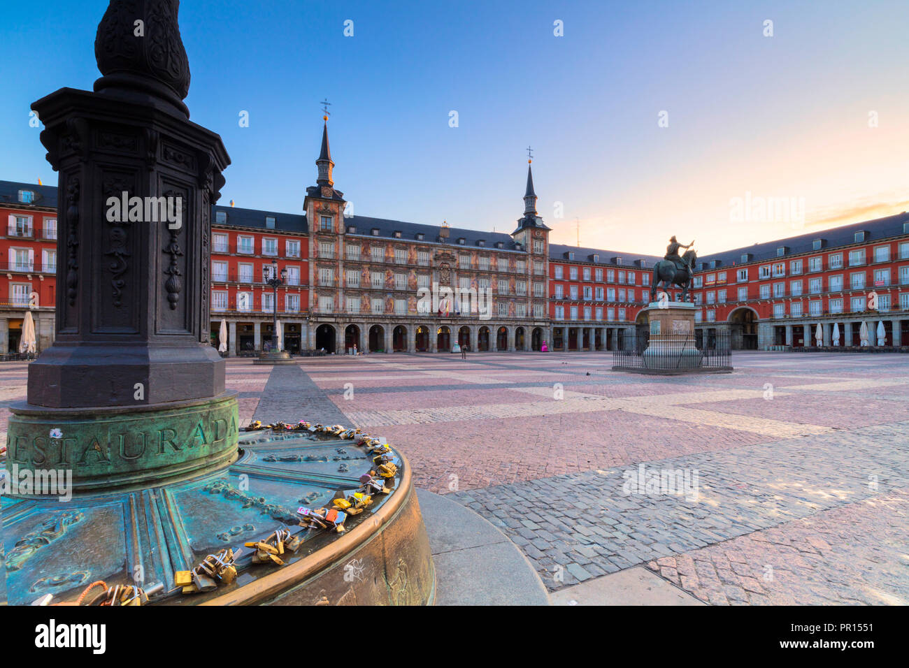 Cadenas, Plaza Major, Madrid, Spain, Europe Banque D'Images
