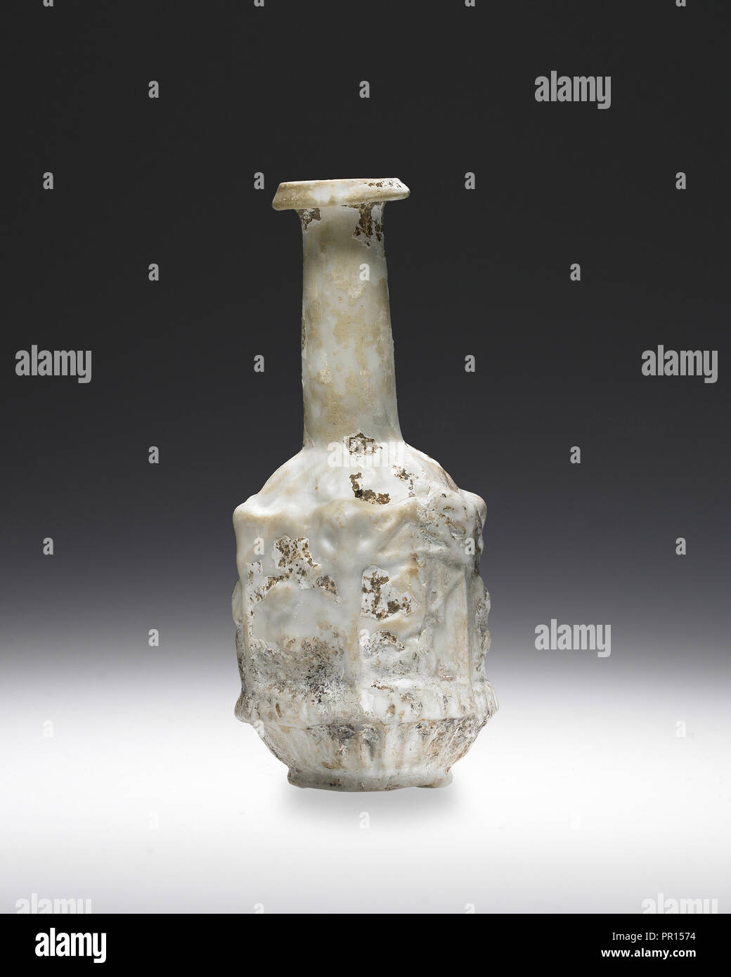 La fiole ; Empire romain, 1er siècle ; Verre ; 9,2 cm, 3 à 5,8 Banque D'Images