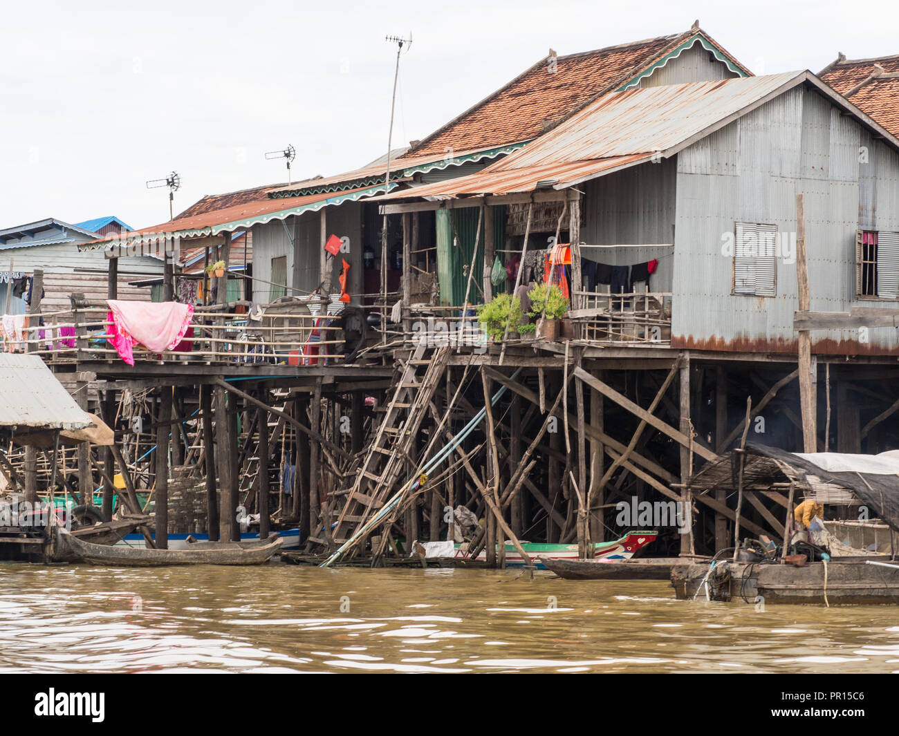 Maisons sur pilotis, Kompong Khleang, village flottant sur le lac Tonle Sap, Cambodge, Indochine, Asie du Sud, Asie Banque D'Images