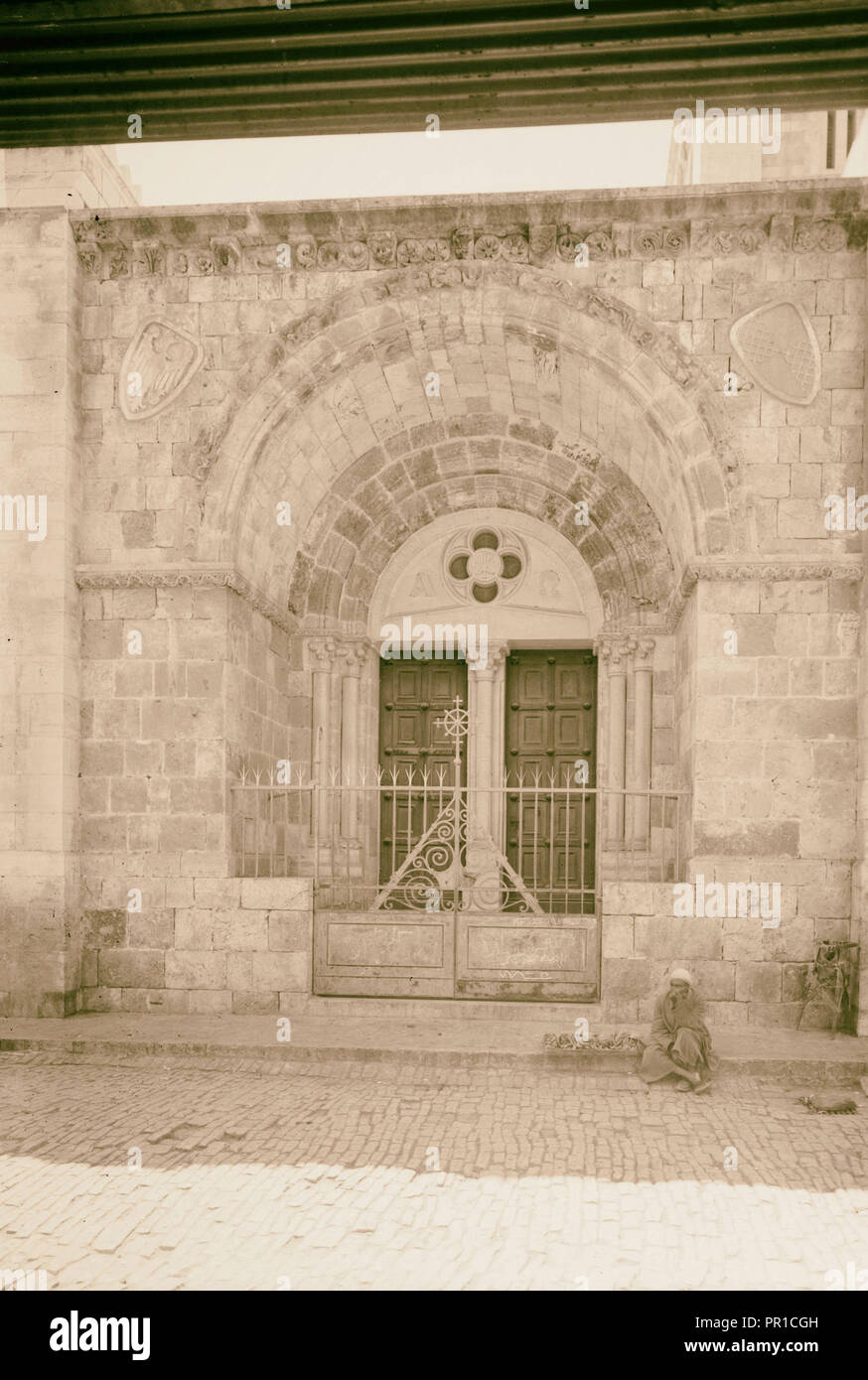 Église du Saint Sépulcre et environs l'Église du Rédempteur. Crusader porte incorporée dans la nouvelle église. 1920 Banque D'Images