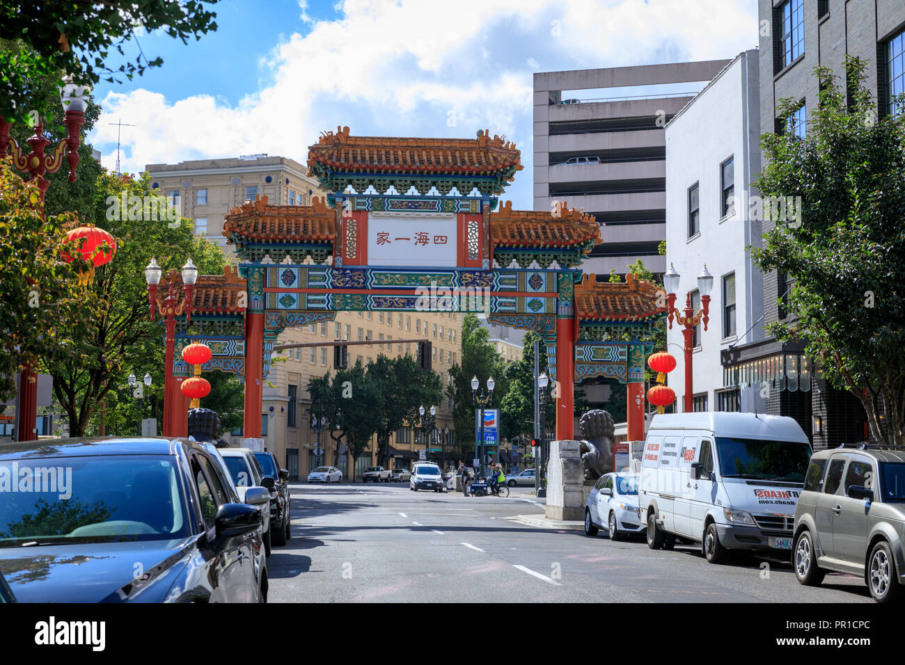 Portland, Oregon - Sep 21, 2018 : l'entrée du Chinatown de Portland, Orégon sur Burnside Street Banque D'Images