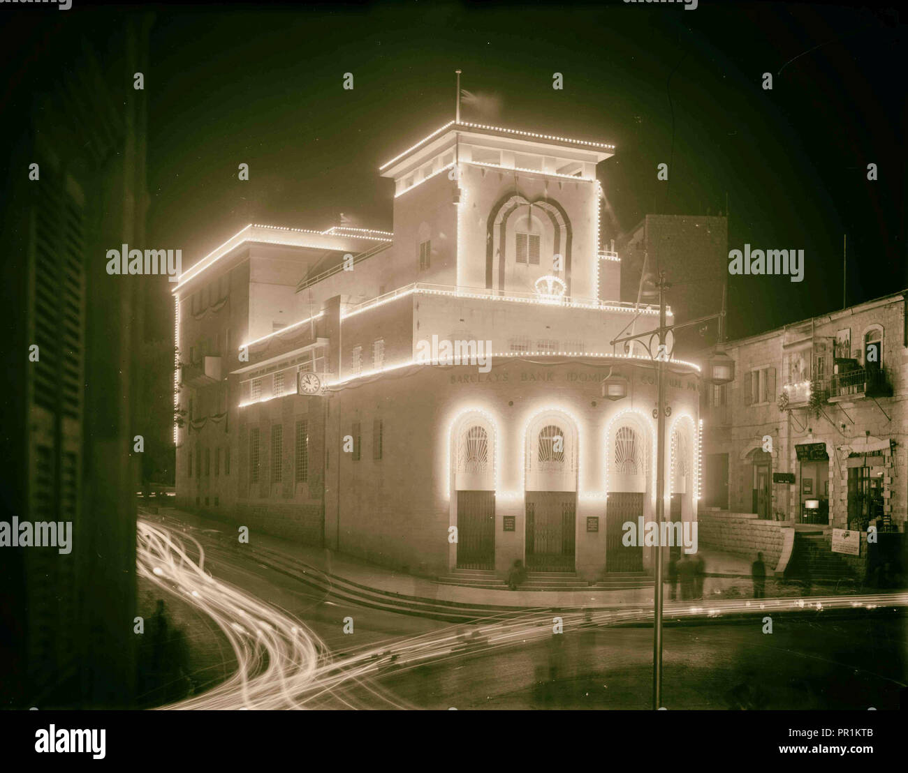 Couronnement, le Roi George VI. Illuminations. Le 12 mai 1937. Barclay's Bank. 1937, Jérusalem, Israël Banque D'Images