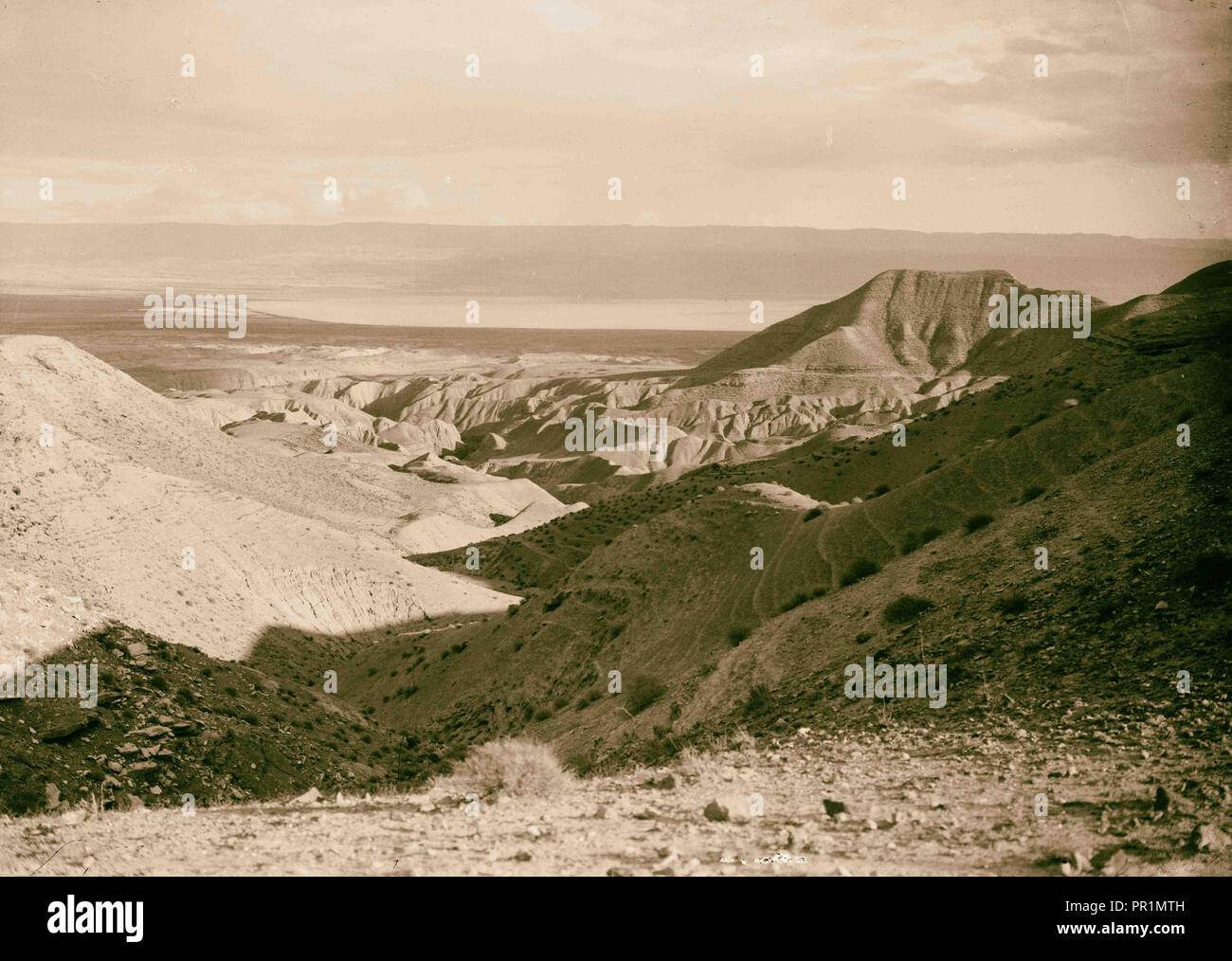 Mer Morte et désert de Judée. (Moab montagnes en arrière-plan). 1898, en Cisjordanie Banque D'Images