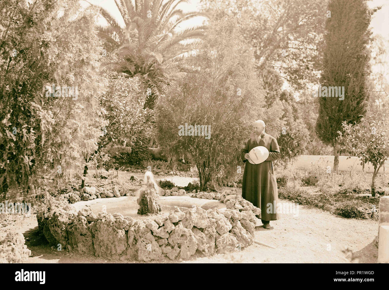 Rassembler à pool, ville de Beth-Saida, Mer de Galilée. 1898, au Moyen-Orient, Israël et/ou Palestine Banque D'Images
